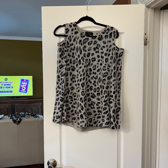 100% Cashmere Cold Shoulder Sweater  - Size M - Leopard - Picture 1 of 3